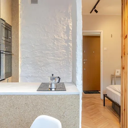 Downtown By Bookinghost *