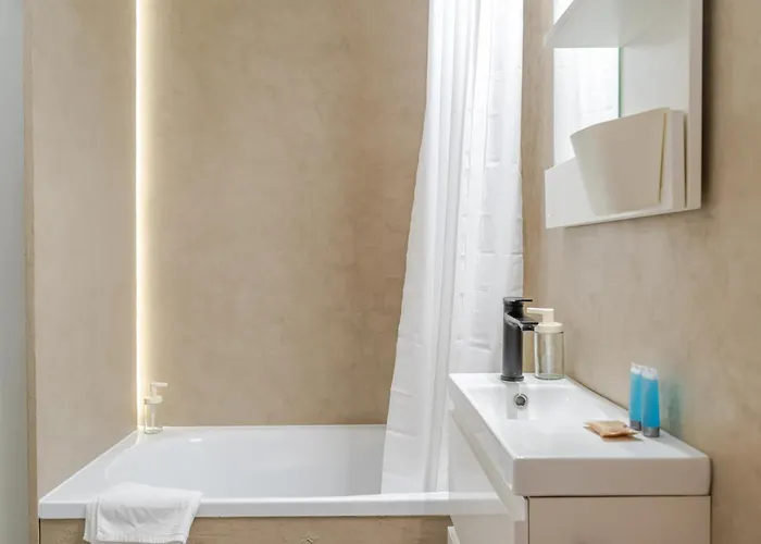 公寓 Downtown By Bookinghost