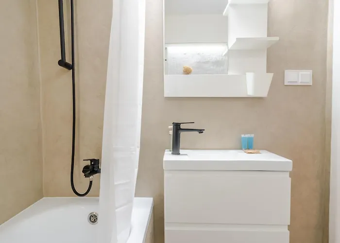 公寓 Downtown By Bookinghost